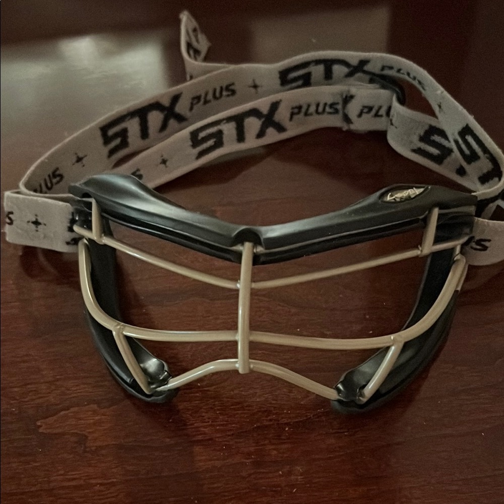 Black and Gray Sports Mask